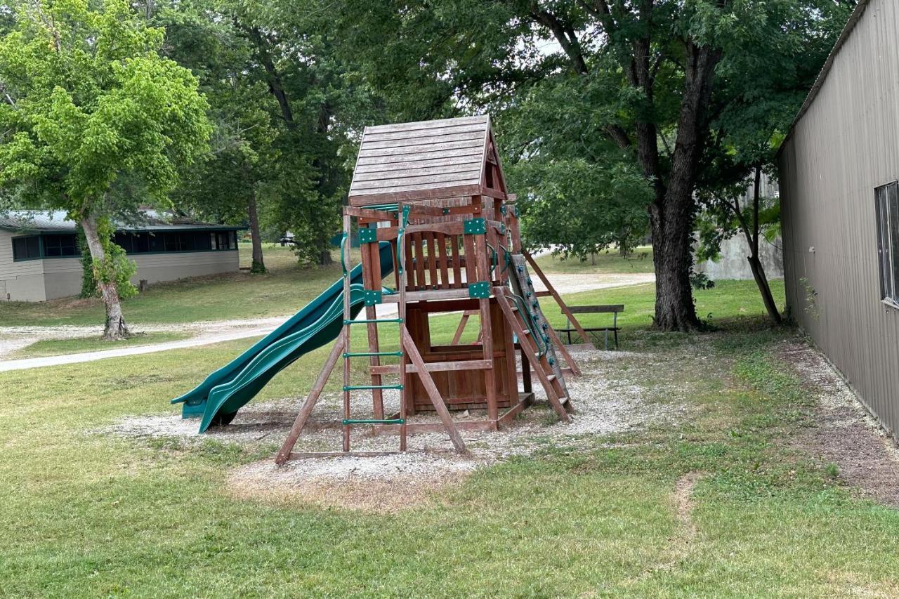 Edgewater Beach Resort 19 Forsyth Bagian luar foto